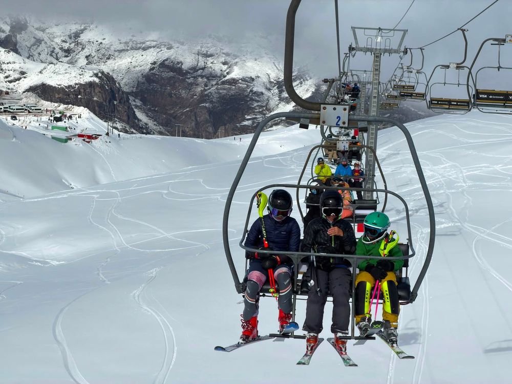 Valle Nevado camp photo
